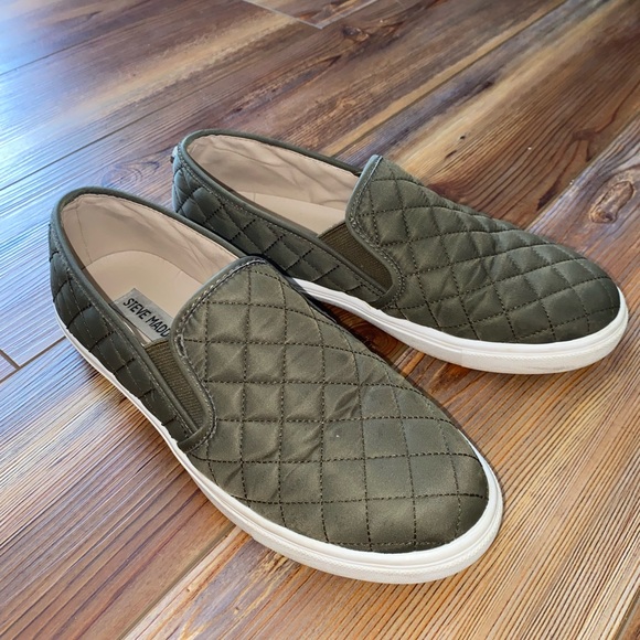 Steven Madden ECENTRCQ Slip ons // Green // Size 8.5 - Picture 2 of 8